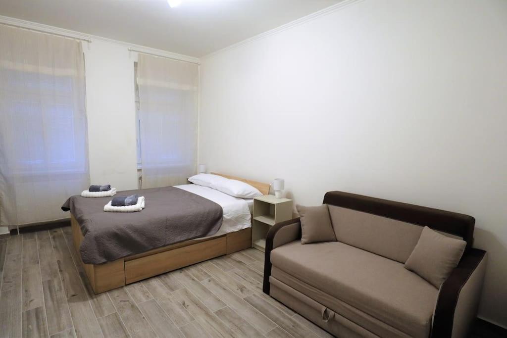 Apartman Vishegrad Karlovy Vary Exterior photo