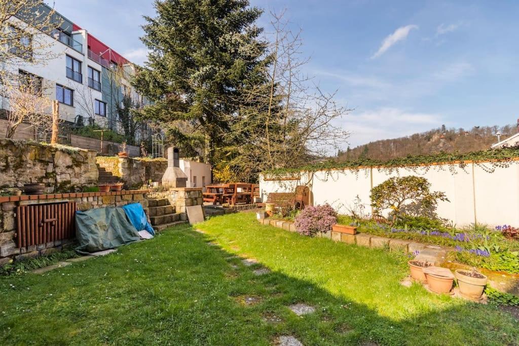 Apartman Vishegrad Karlovy Vary Exterior photo